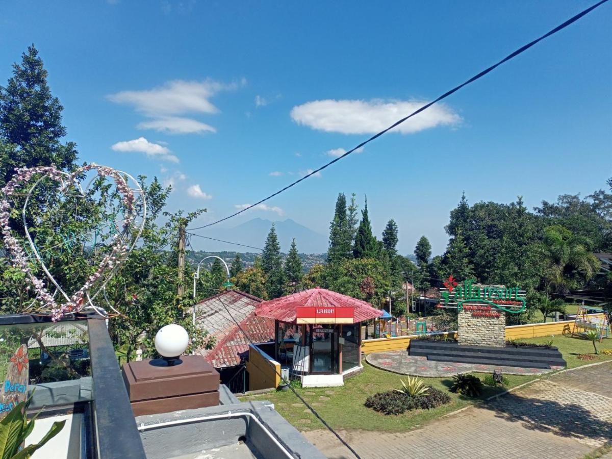 Alfa Resort Hotel&Conference Puncak Esterno foto