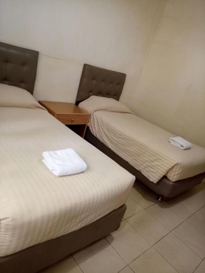Alfa Resort Hotel&Conference Puncak Esterno foto