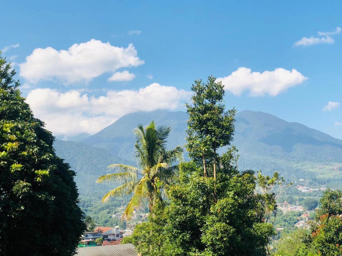 Alfa Resort Hotel&Conference Puncak Esterno foto
