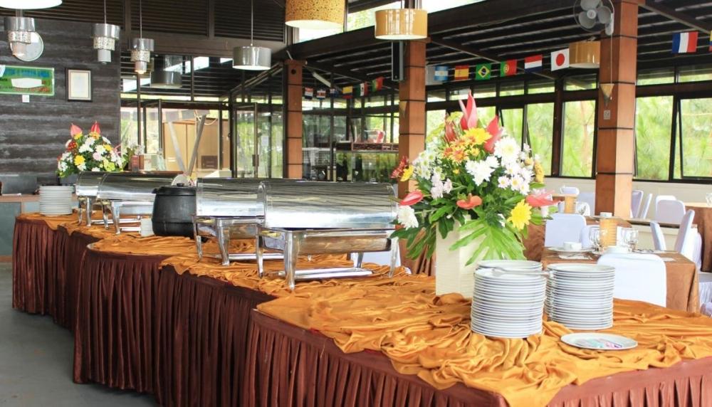 Alfa Resort Hotel&Conference Puncak Esterno foto